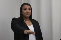 Suplente Pituka Garção toma posse como vereadora em Caraúbas 